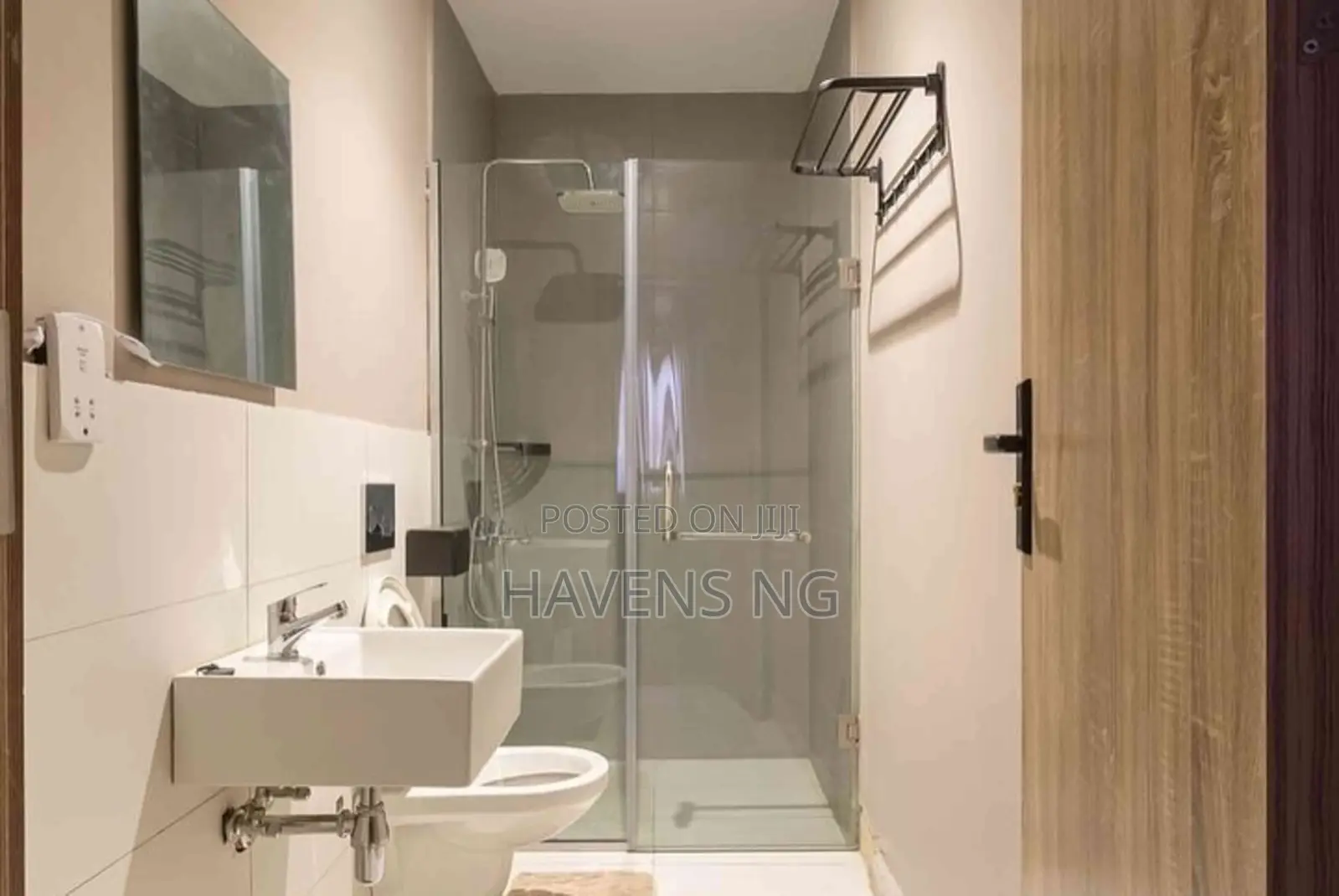 Luxurious 1-Bedroom Loft Apartment With City Views in Ikate