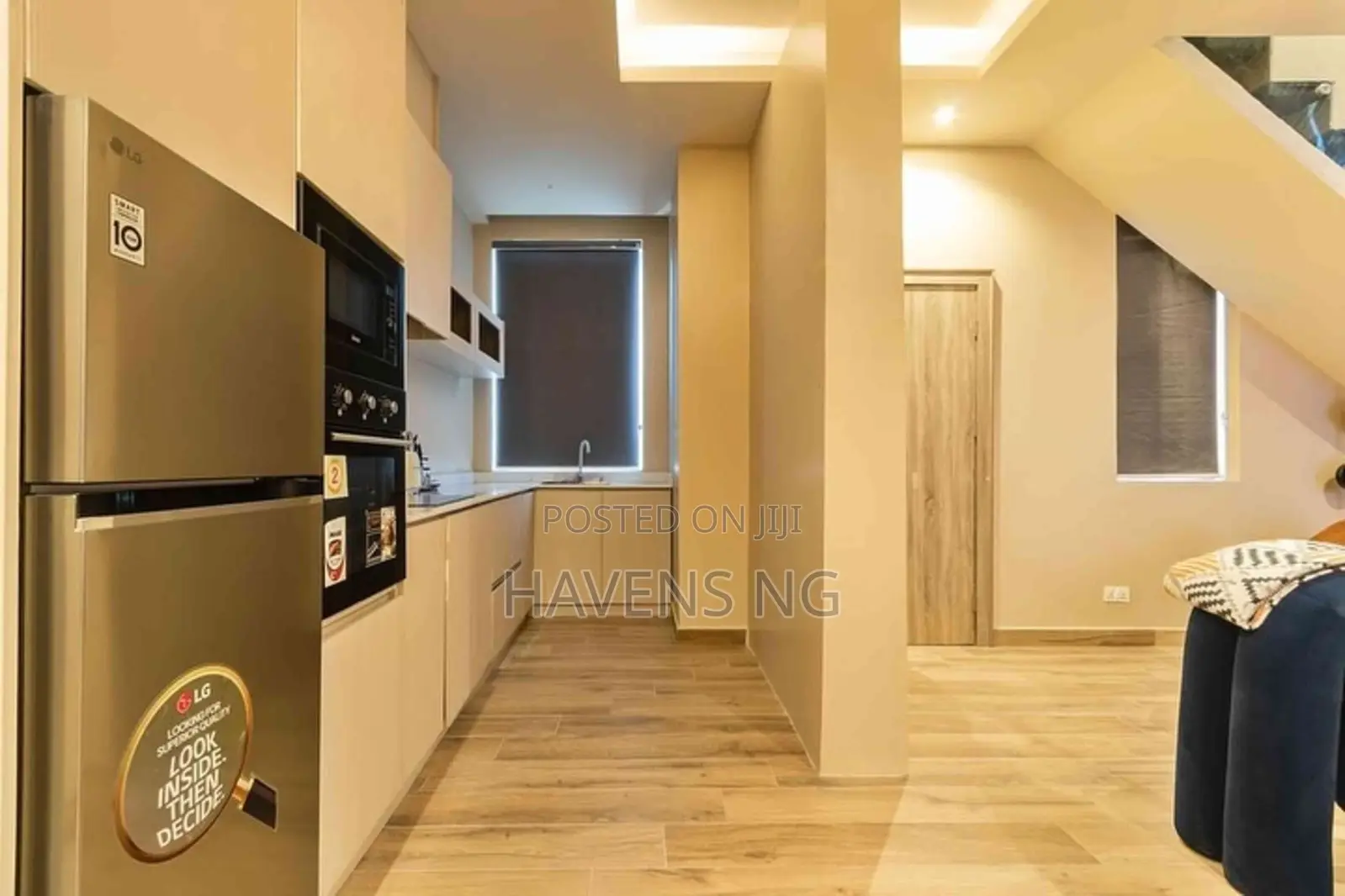 Luxurious 1-Bedroom Loft Apartment With City Views in Ikate