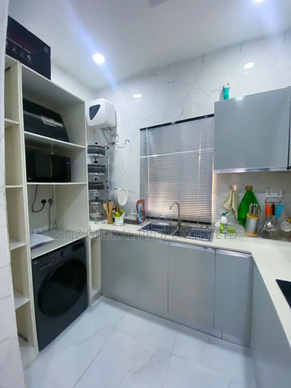 Stunning 1 Bedroom Apartment With Ps5, Solar Inverter in Ajah
