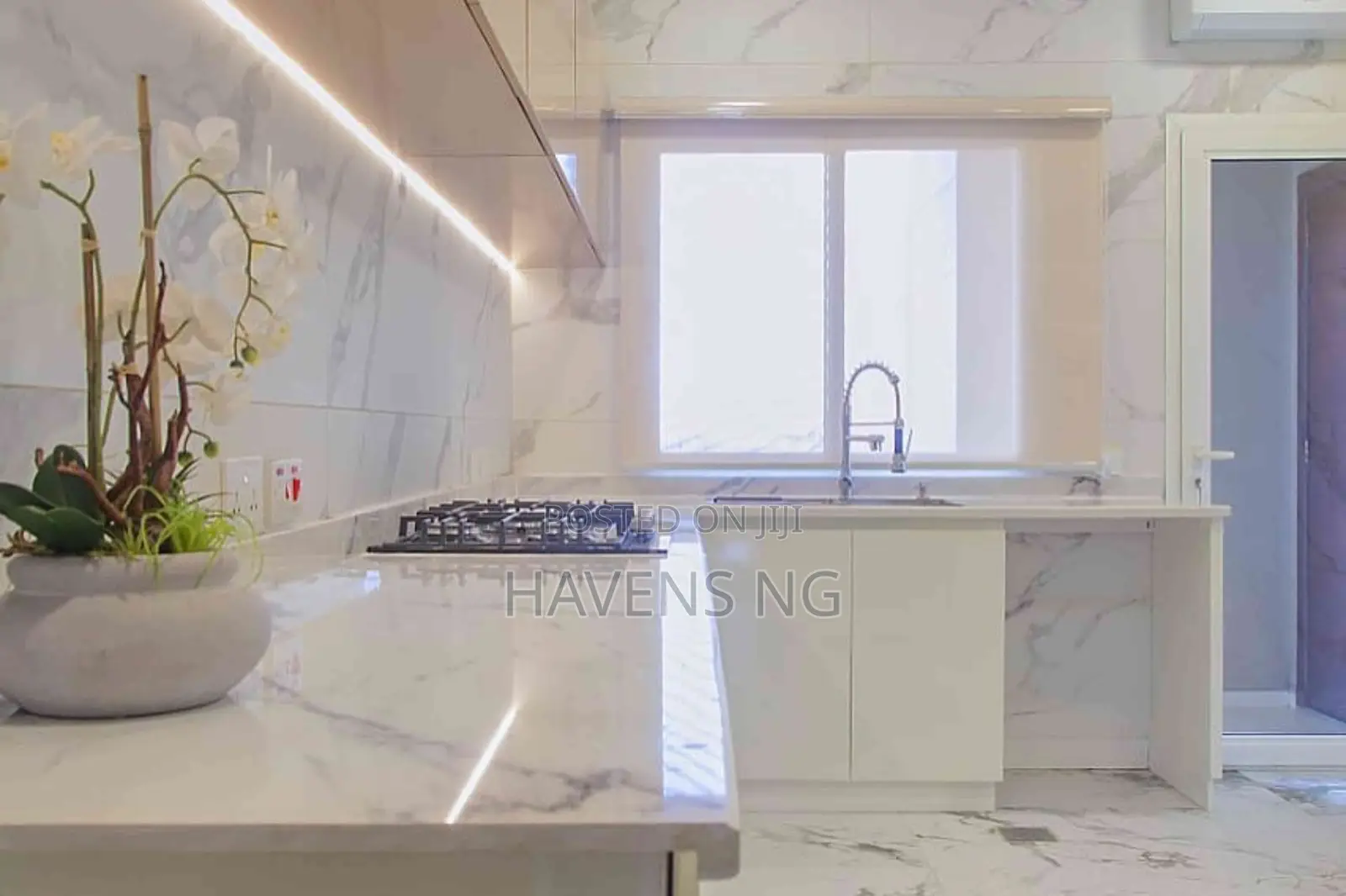 Luxury 3-Bedroom Condo in Ikoyi, Lagos in Bourdillon