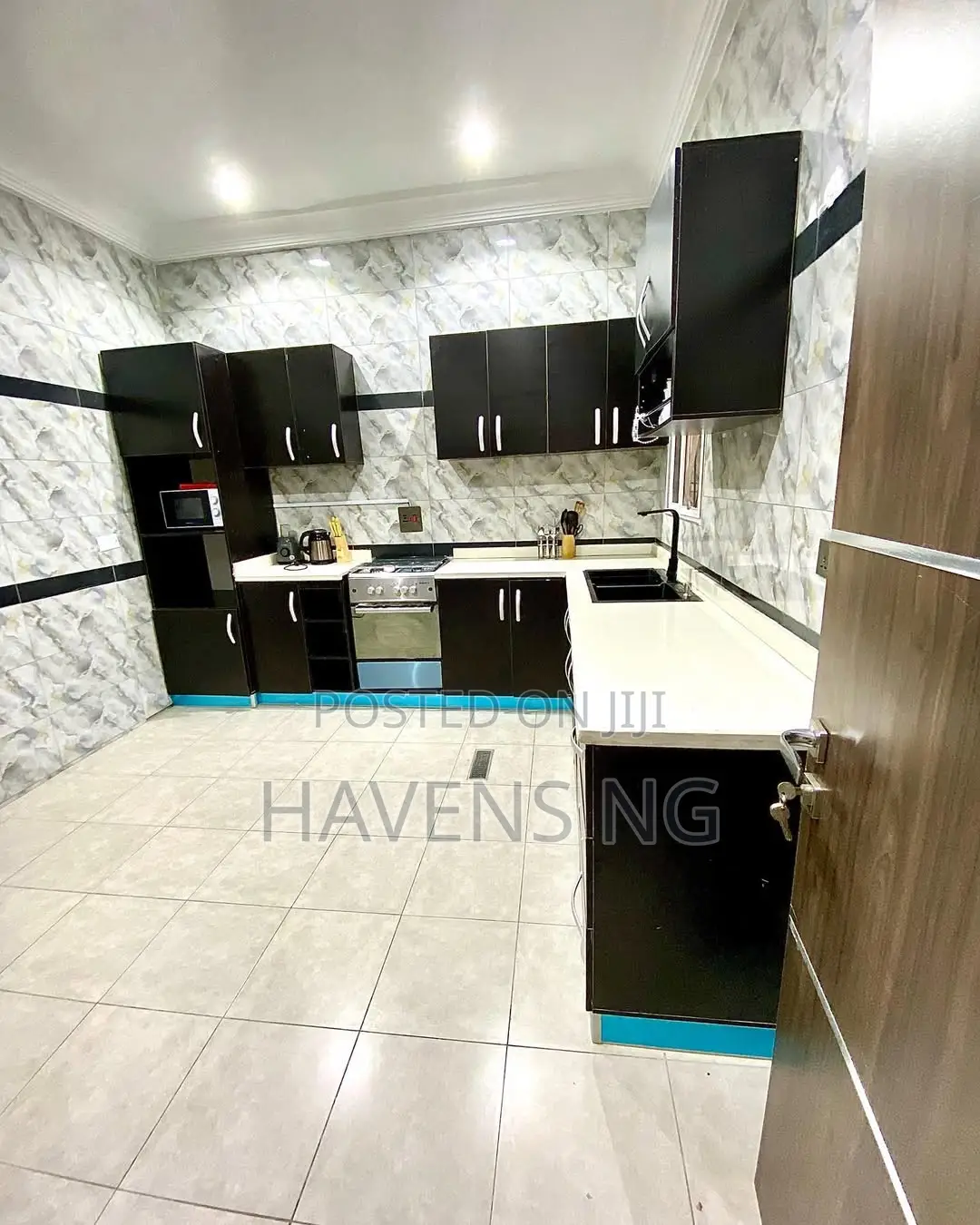 9 Units of Luxury Three-Bedroom Getaway Condo in Guzape in Guzape District