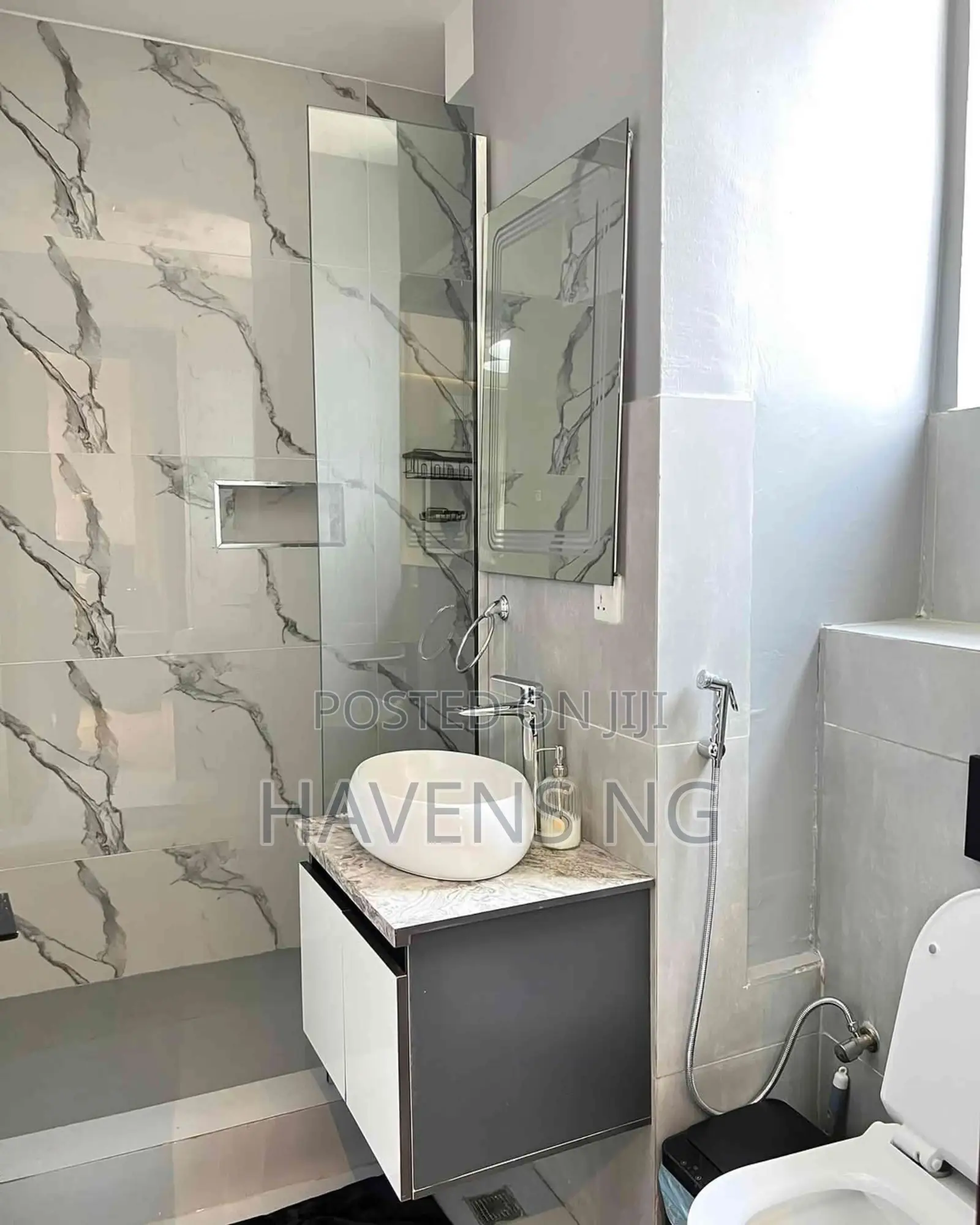 Clean 2-Bedroom Apartment Available for Short Let. in 1004