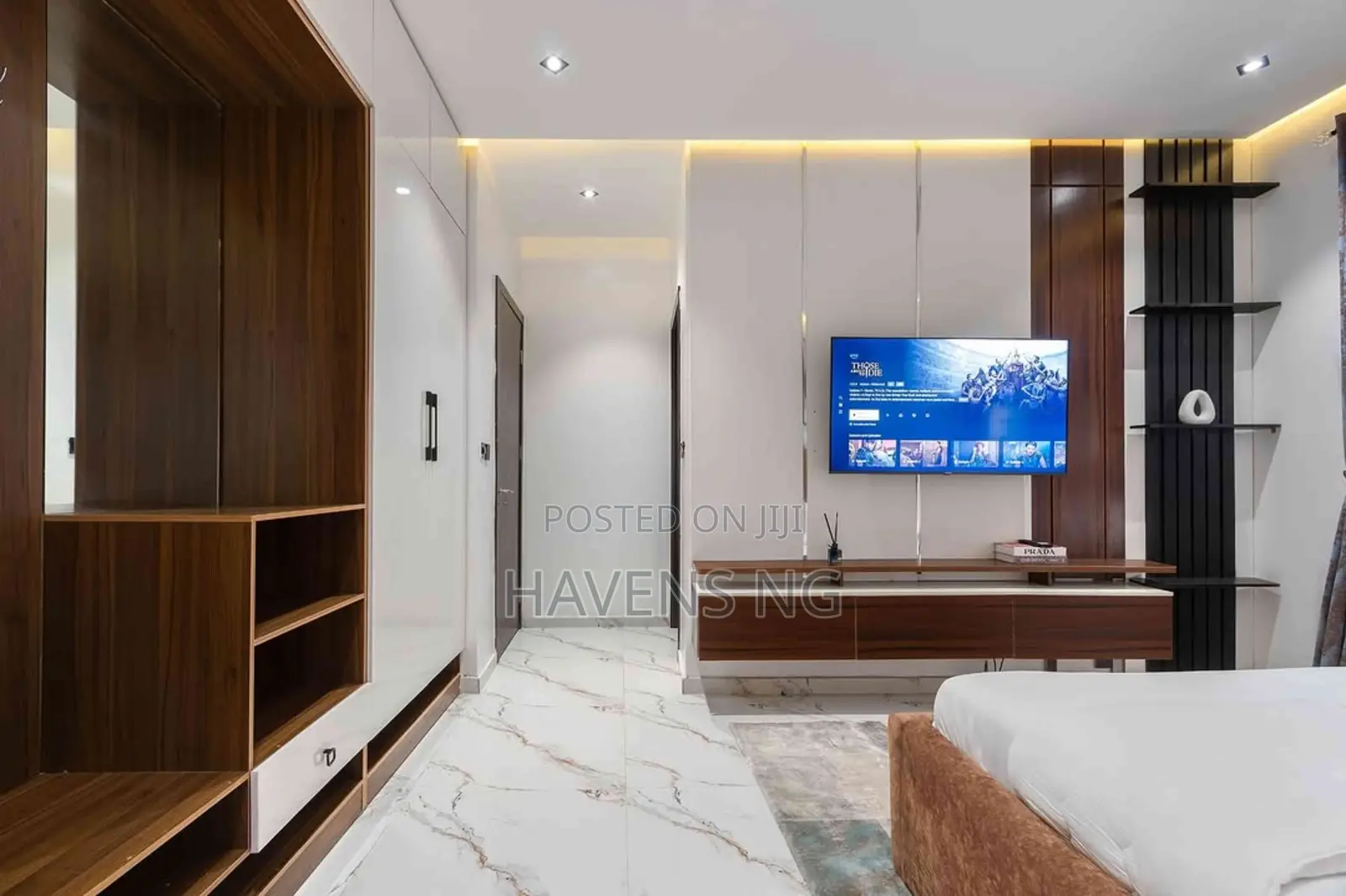Stylish 2-Bedroom Apartment in Ikate With Pool. in Ikate