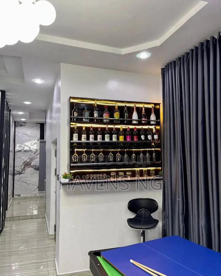 A Luxury 1-Bedroom Apartment in Osapa london