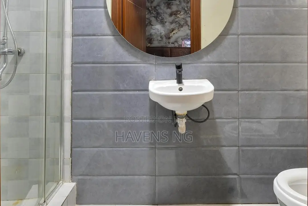 Luxe 2-Bedroom Apartment in Ikate With Premium Amenities in Ikate