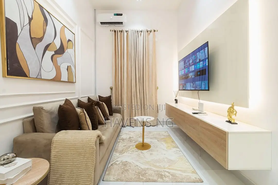 4-Bedroom Fully Detached Maisonette Apartment in Agungi