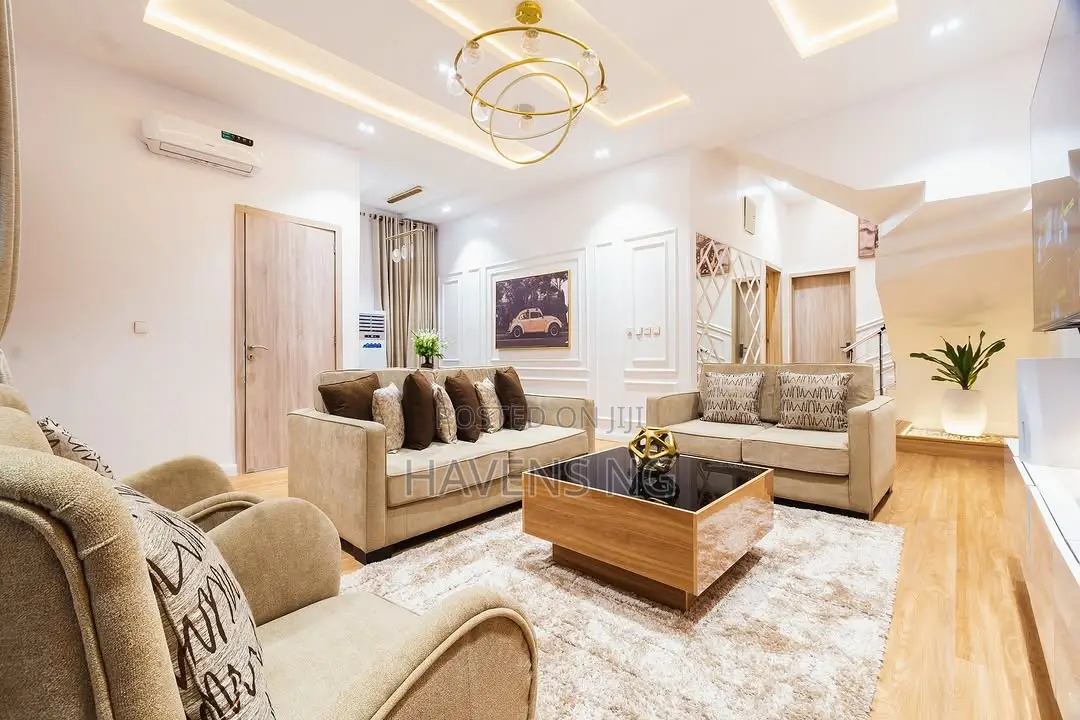 4-Bedroom Fully Detached Maisonette Apartment in Agungi