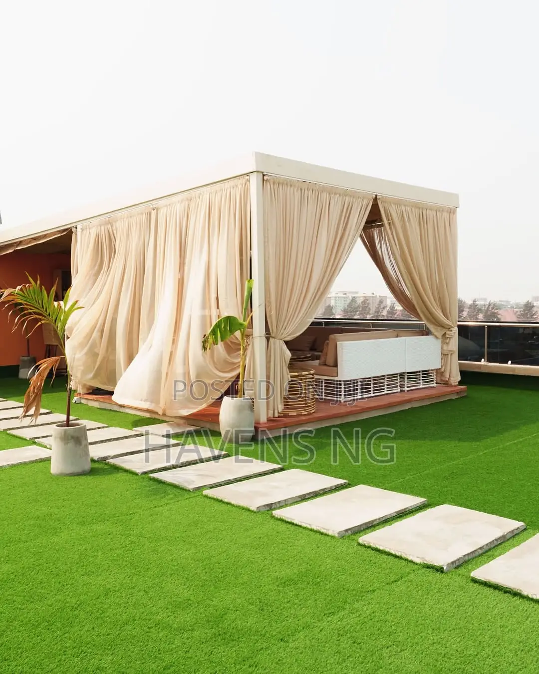The Penthouse/Private Rooftop Lounge Apartment. in Ikate