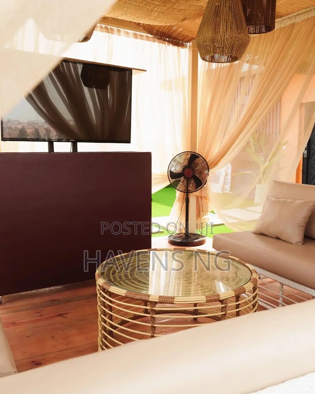 The Penthouse/Private Rooftop Lounge Apartment. in Ikate