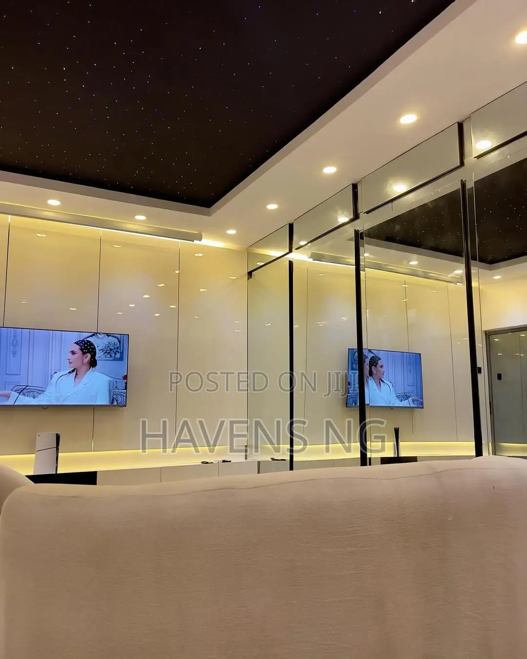 1-Bedroom Apartment With Cinema. in Ikate