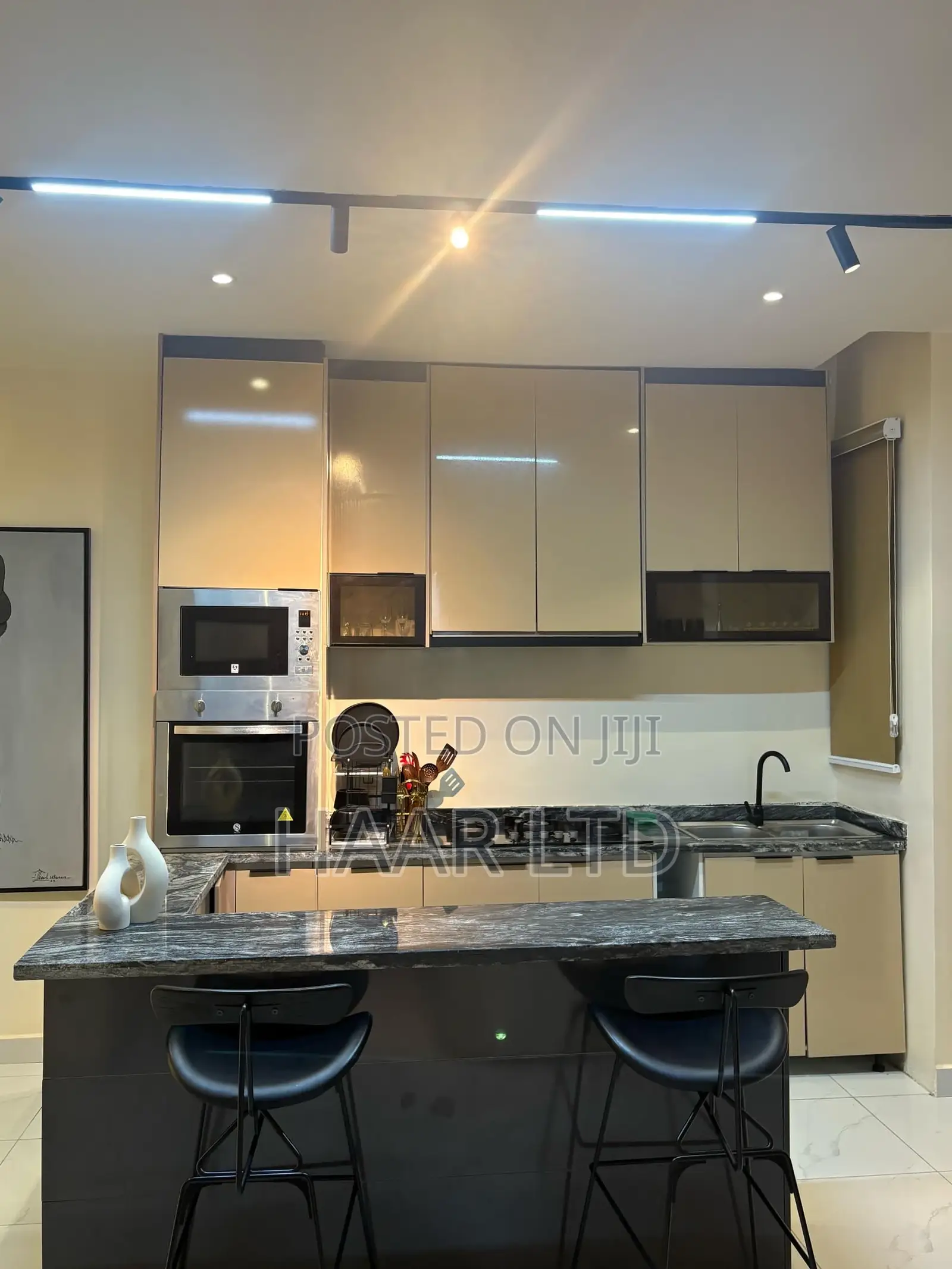 Beautiful and Luxurious 2 Bedroom Apartment. in Chevron