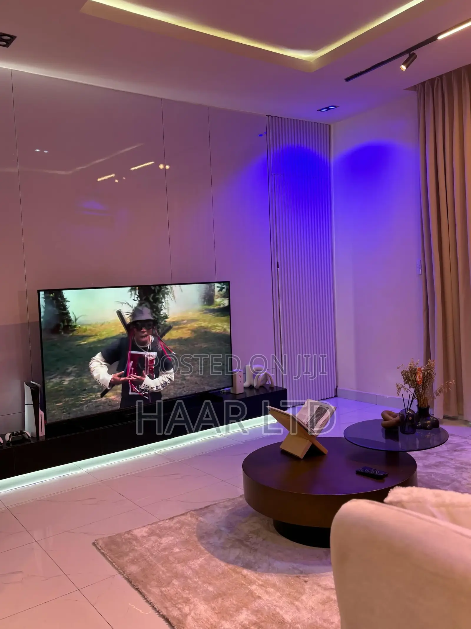 Beautiful and Luxurious 2 Bedroom Apartment. in Chevron