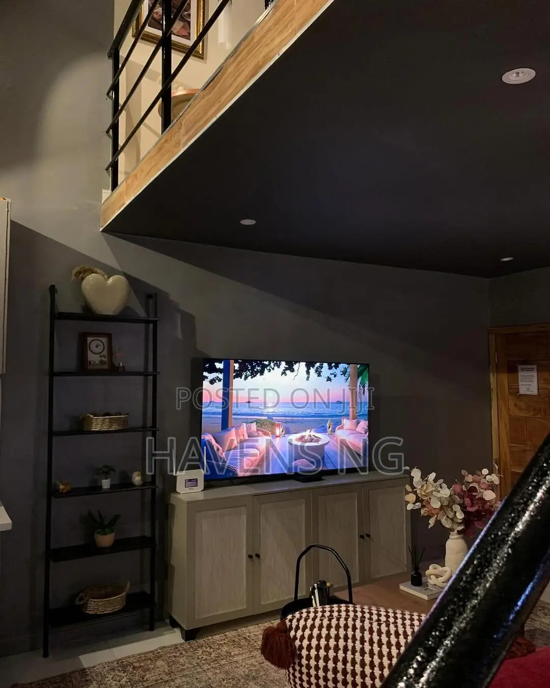 Helsinki Luxury 1-Bedroom Duplex Loft Apartment in 2nd Avenue Extension