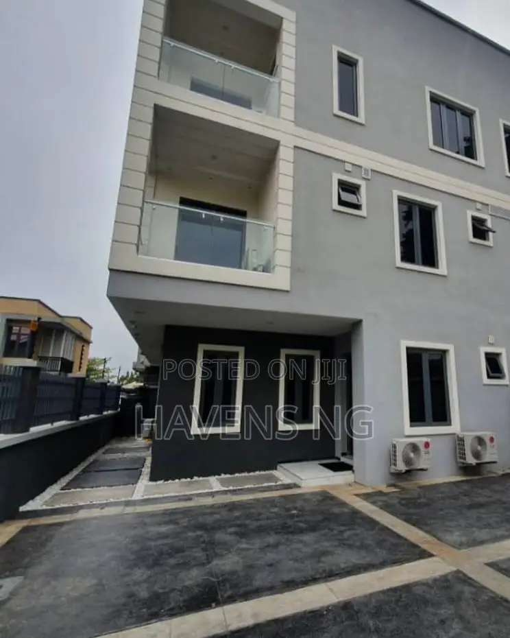 4-Bedroom Self-Compound Apartment – Lekki Phase 1 in Lekki Phase 1
