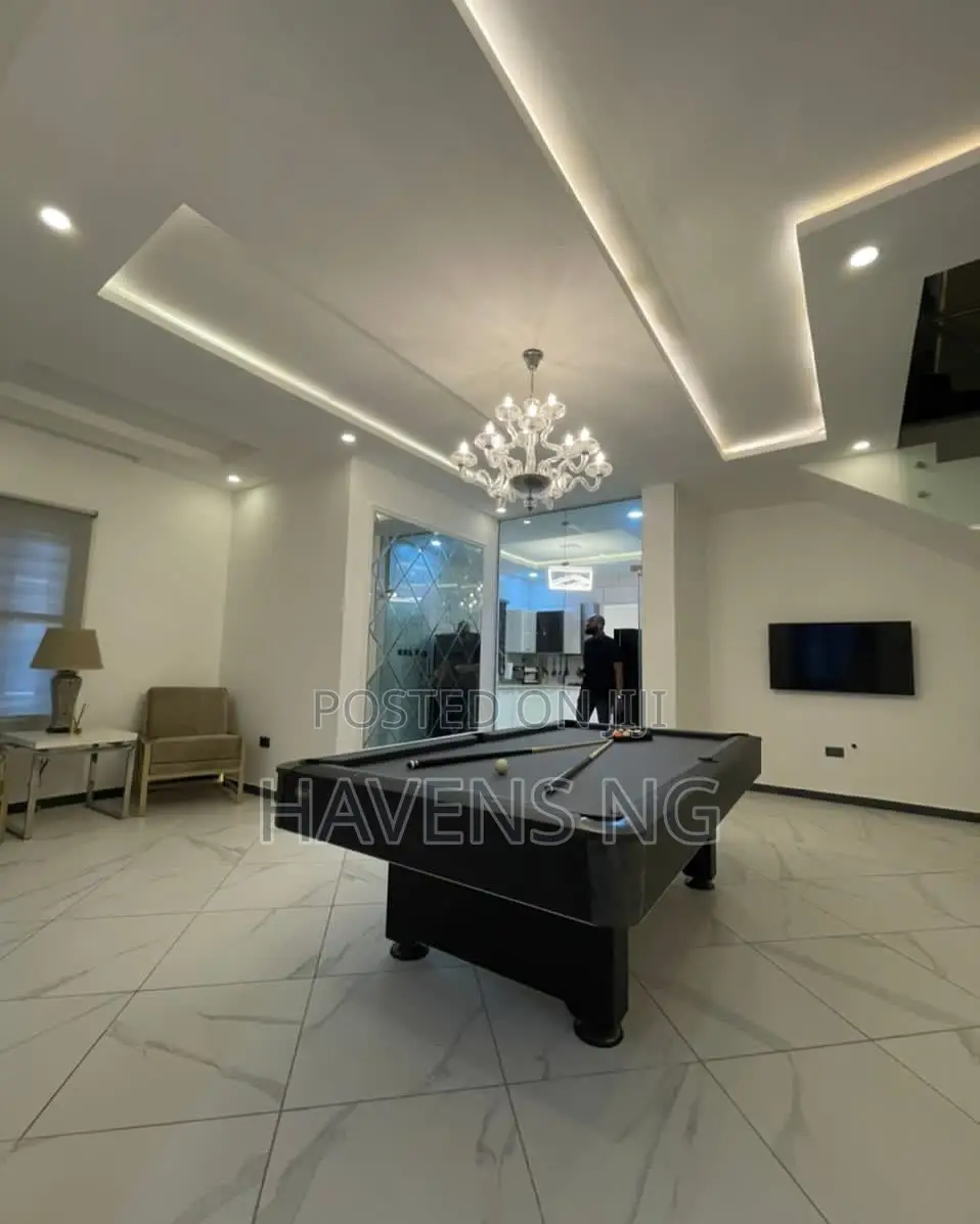 4-Bedroom Self-Compound Apartment – Lekki Phase 1 in Lekki Phase 1