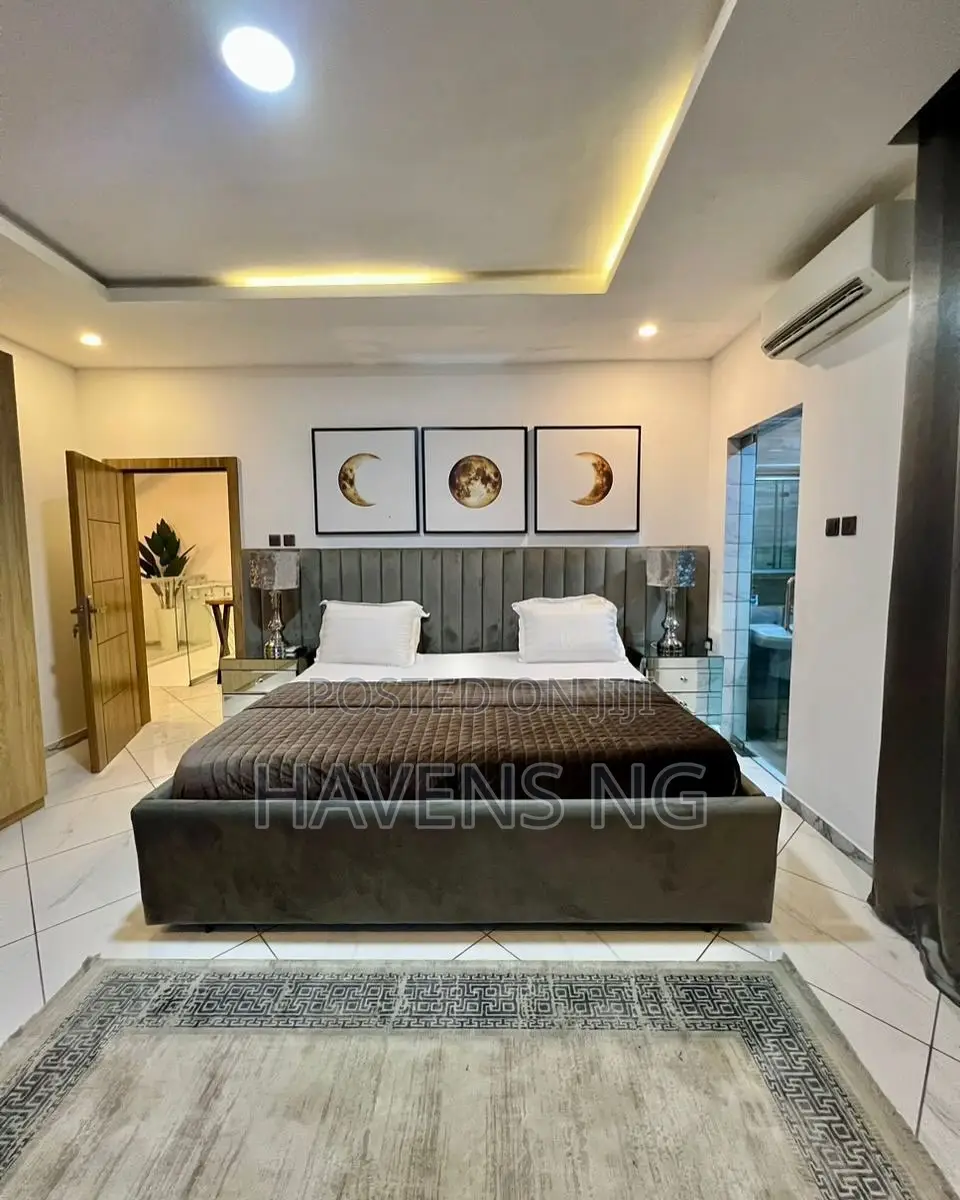 4-Bedroom Self-Compound Apartment – Lekki Phase 1 in Lekki Phase 1