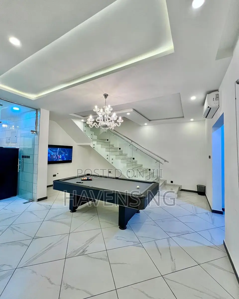 4-Bedroom Self-Compound Apartment – Lekki Phase 1 in Lekki Phase 1