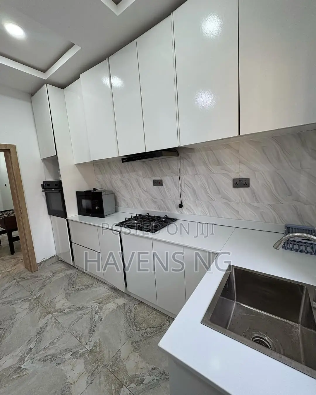 Modern 2-Bedroom Apartment – Salem, Ikate in Ikate