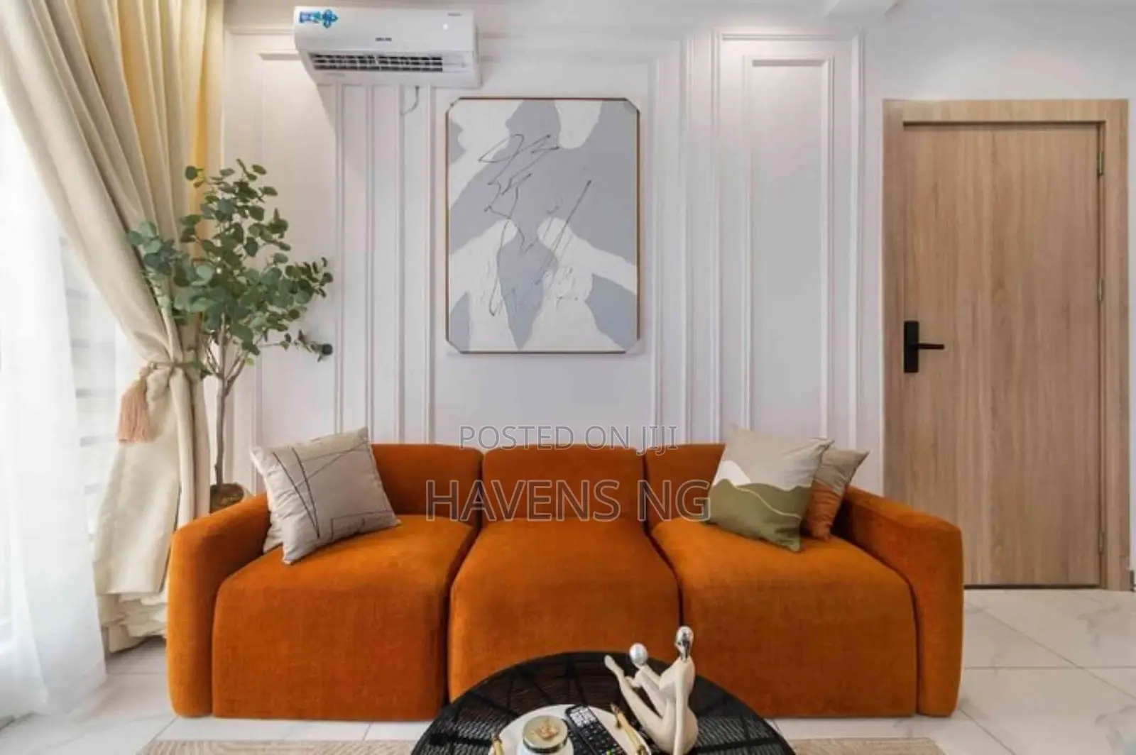 1 Bedroom Apartment With Ps5, and Two Balconies. in Ologolo