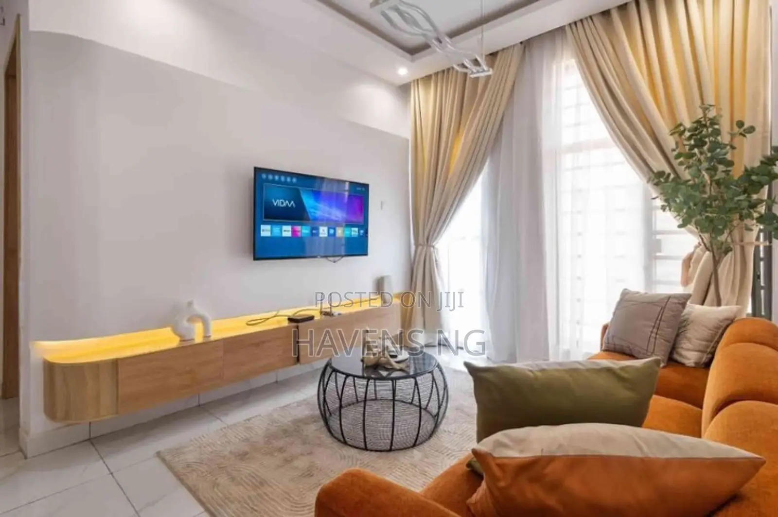 1 Bedroom Apartment With Ps5, and Two Balconies. in Ologolo