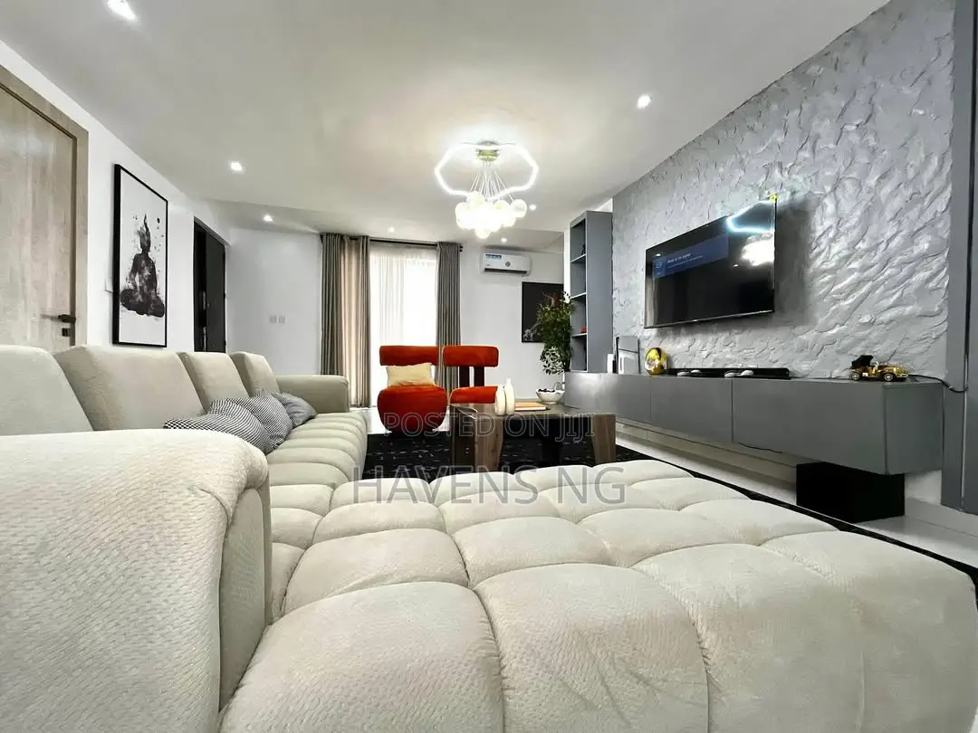 Tastefully Furnished 3 Bedroom Penthouse Apartment. in Lekki Phase 1