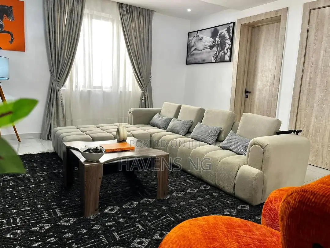 Tastefully Furnished 3 Bedroom Penthouse Apartment. in Lekki Phase 1