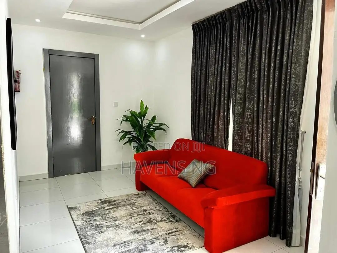 Tastefully Furnished 3 Bedroom Penthouse Apartment. in Lekki Phase 1