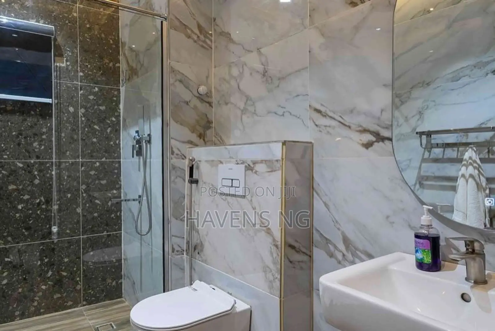 The King Luxury 3 Bedroom Apartment. in 2nd Avenue Extension