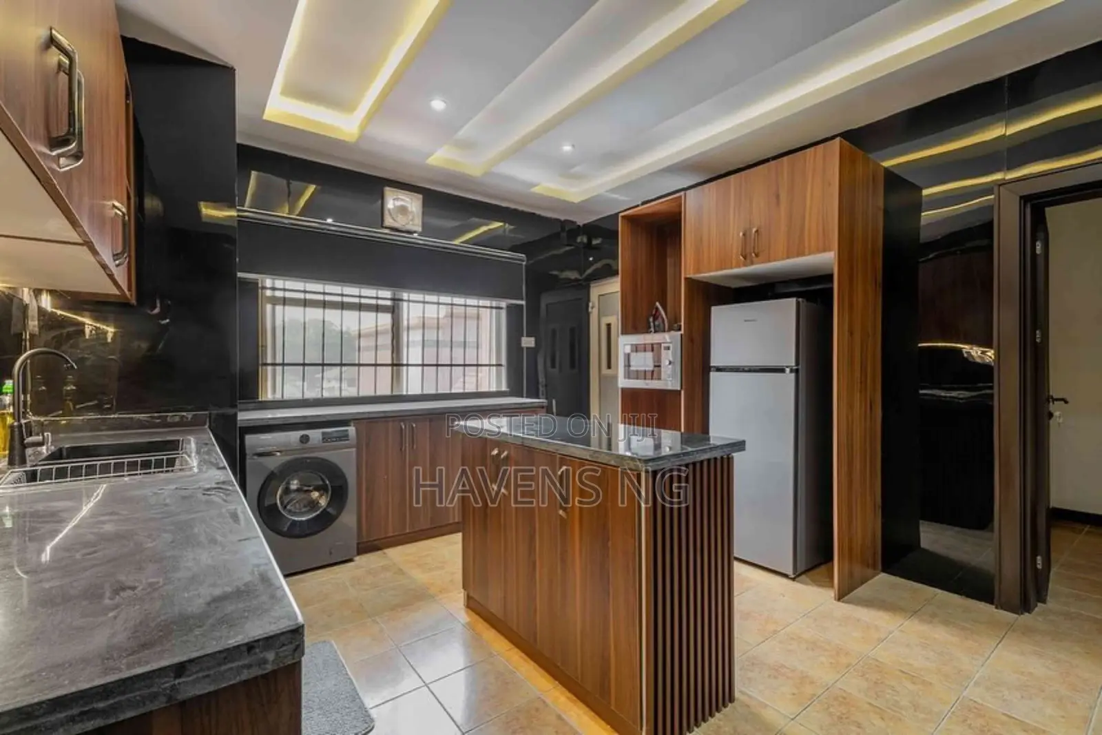 The King Luxury 3 Bedroom Apartment. in 2nd Avenue Extension