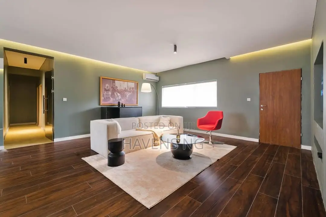 Dazzling and Modern 3-Bedroom Apartment in 1004