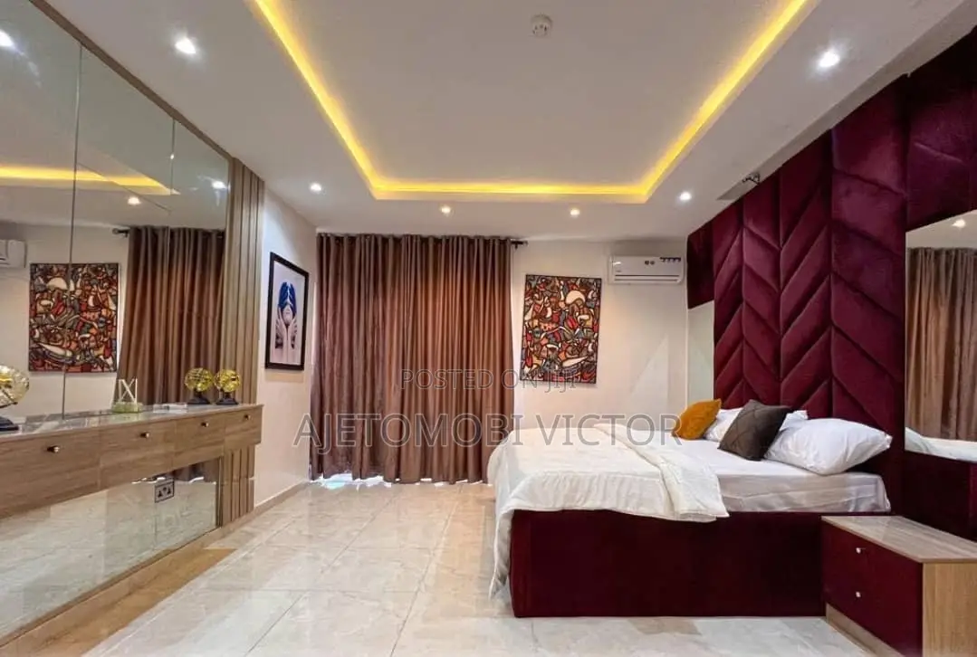Luxury 3bedroom Apartment With Swimming Pool,Ps5 and Snooker in Lekki Phase 1