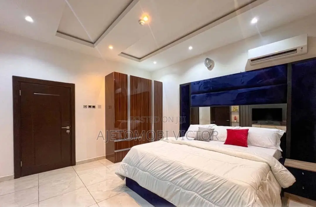 Luxury 3bedroom Apartment With Swimming Pool,Ps5 and Snooker in Lekki Phase 1
