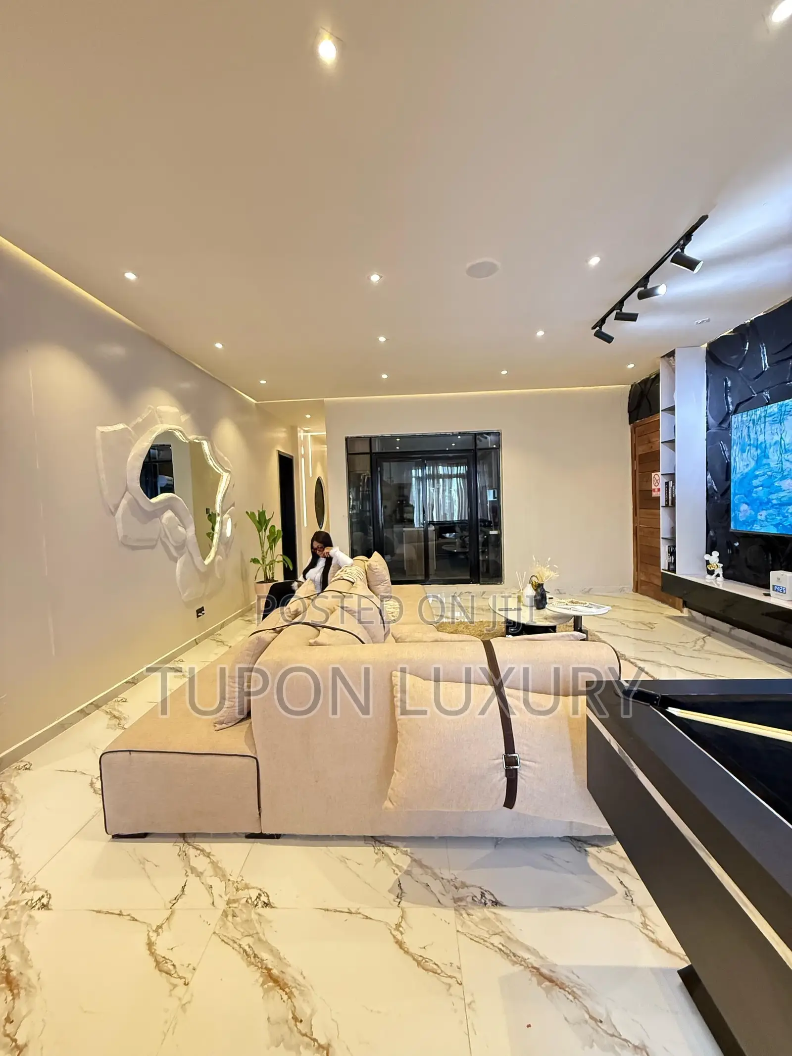 3bedroom Penthouse With Private Cinema, Snooker , Pool Ps5 in Ikate