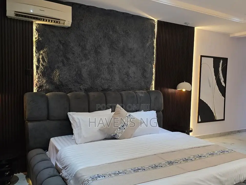 Premium and Luxury 3-Bedroom Apartment in 1004