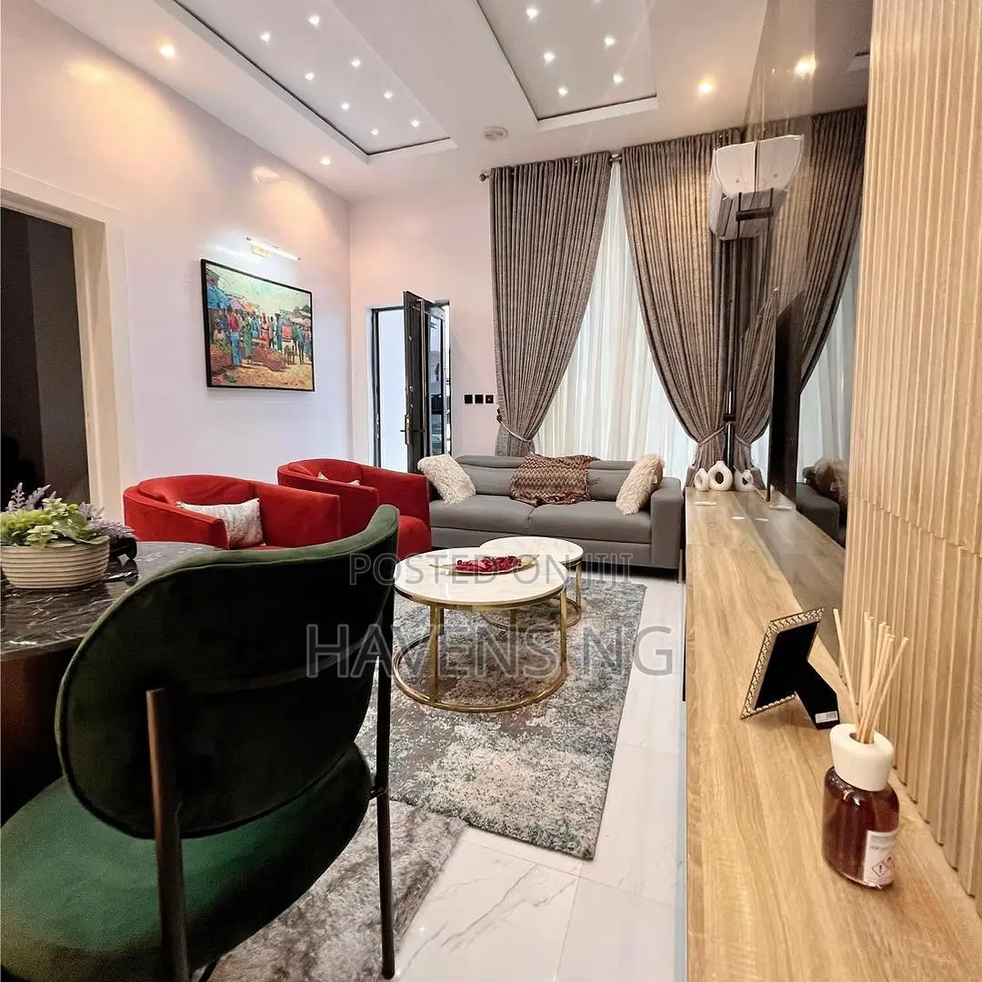 Modern 2-Bedroom Apartment in Ikate | Short Long Stay in Ikate