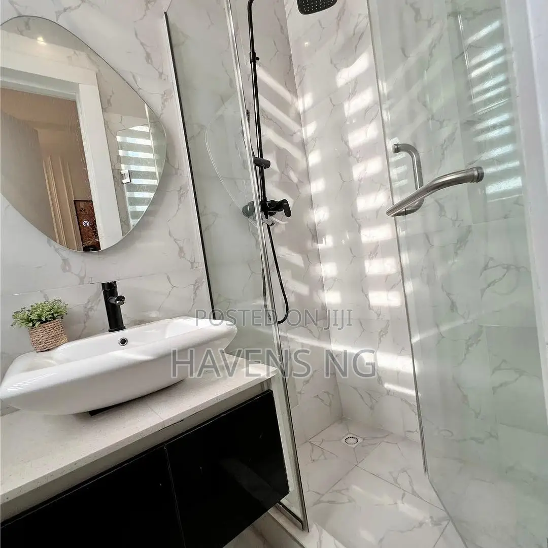 Modern 2-Bedroom Apartment in Ikate | Short Long Stay in Ikate