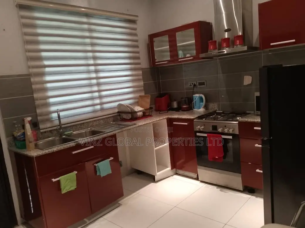 Lovely 2 Bedroom Duplex With a Tennis Court in Lekki
