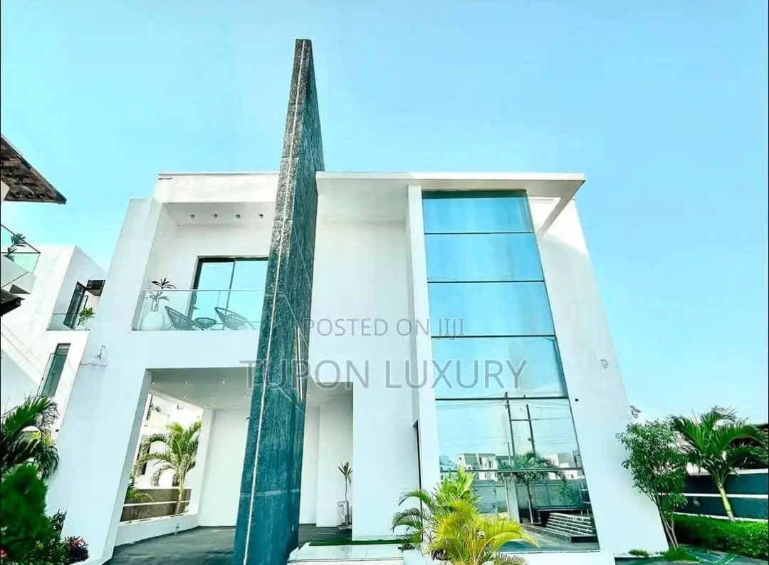Massive 4 Bedroom Detached Home With Pool, Snookers in Osapa london