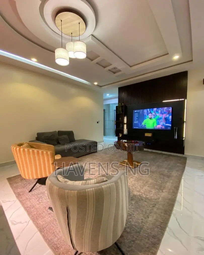 Luxury 3-Bedroom Apartment in Jahi
