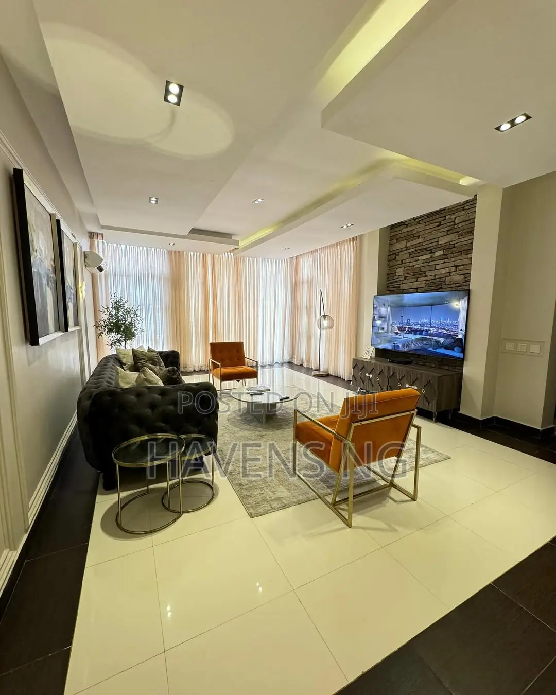 Luxury 2-Bedroom Penthouse With Private, Pool in 1004