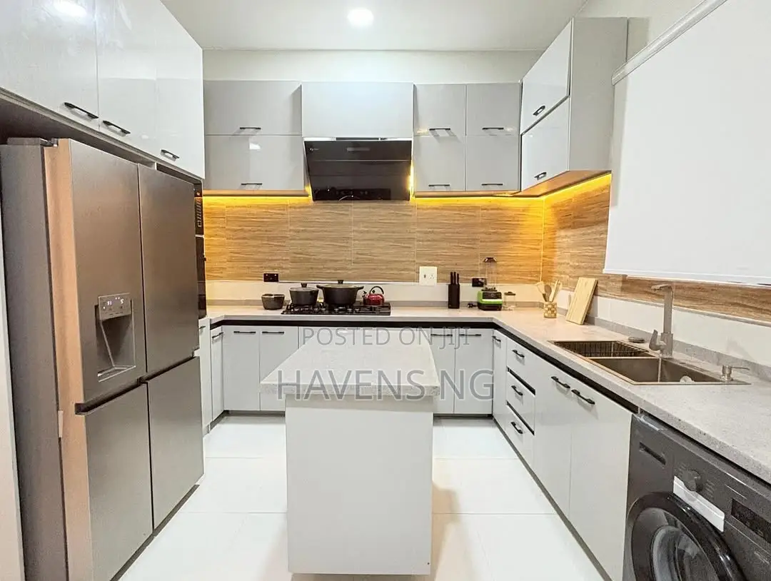 Luxurious 4-Bedroom Apartment With Private Rooftop in Ikate