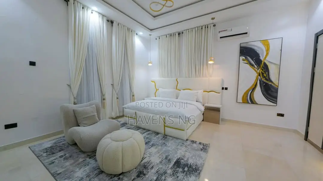 Luxurious 4-Bedroom Apartment With Private Rooftop, Cinema in Ikate