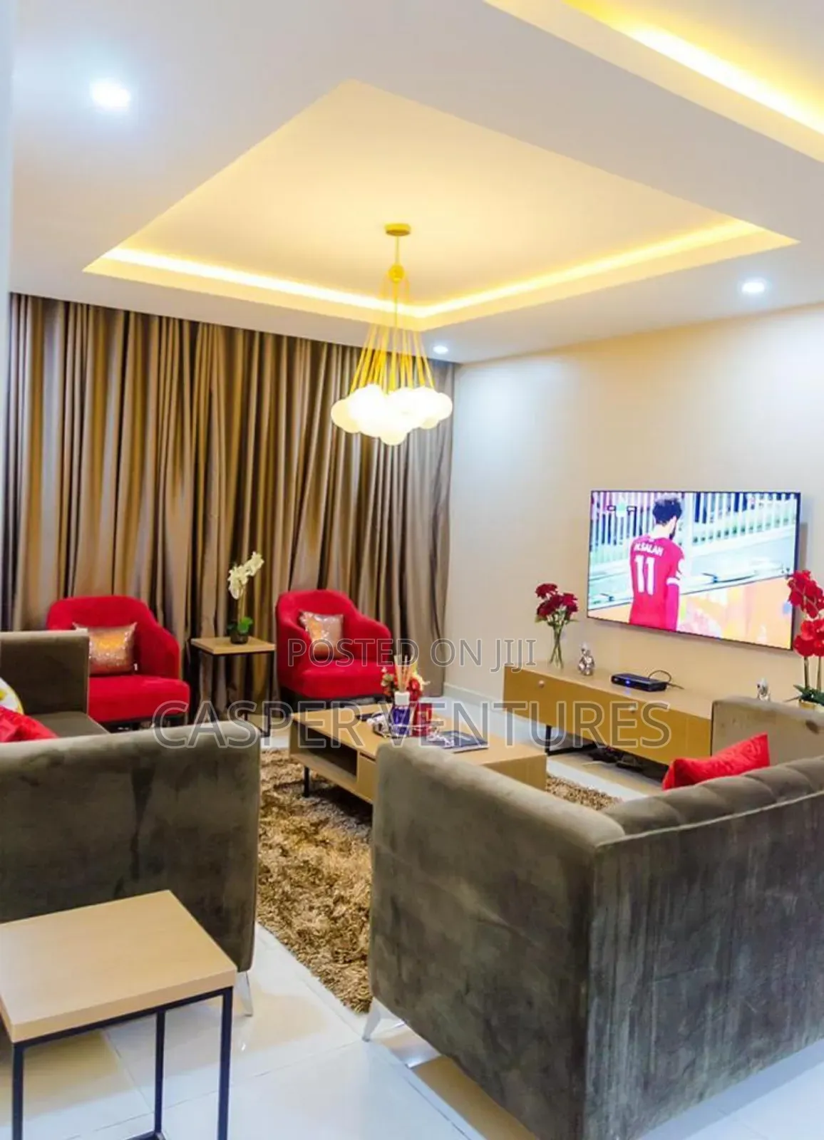 Stunning and Colorful 3bed Apartment in Osapa london