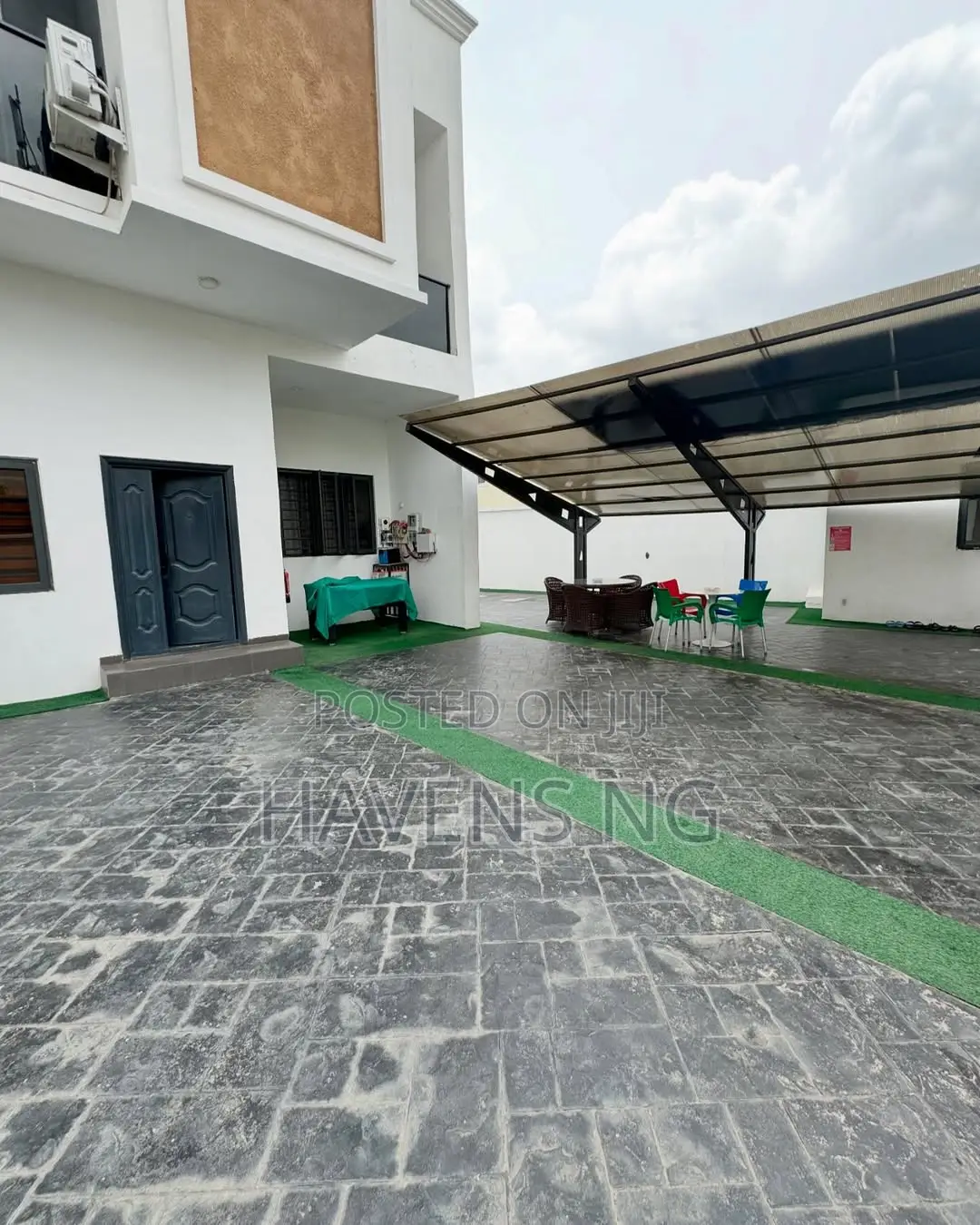 Spacious 4-Bedroom Shortlet Apartment in Life Camp