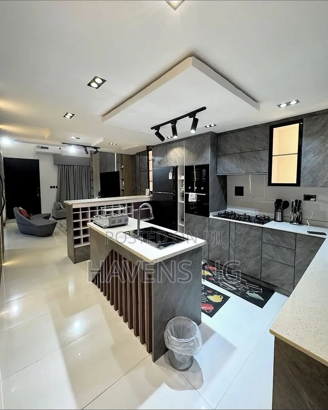 Luxury 2-Bedroom Maisonette With Cinema, Outdoor Cabana in Life Camp