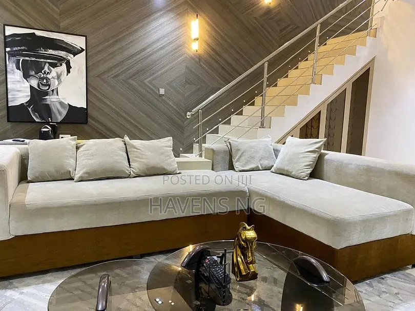 Luxurious 3-Bedroom Apartment | Short Stay in Osapa london