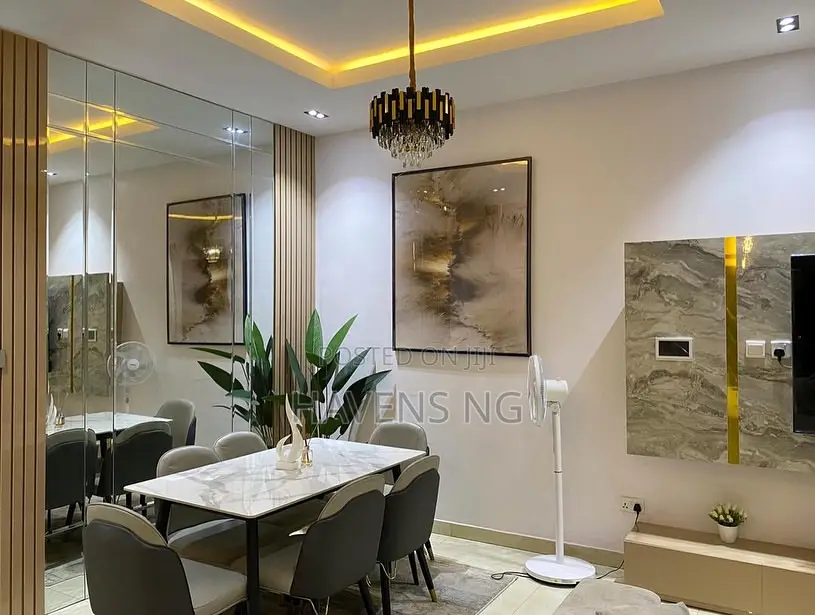Luxurious 3-Bedroom Apartment | Short Stay in Osapa london
