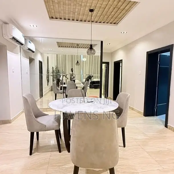 Luxury 4-bedroom Penthouse | Short Stay in Parkview Estate