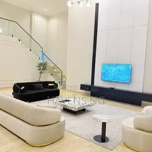 Luxury 4-bedroom Penthouse | Short Stay in Parkview Estate