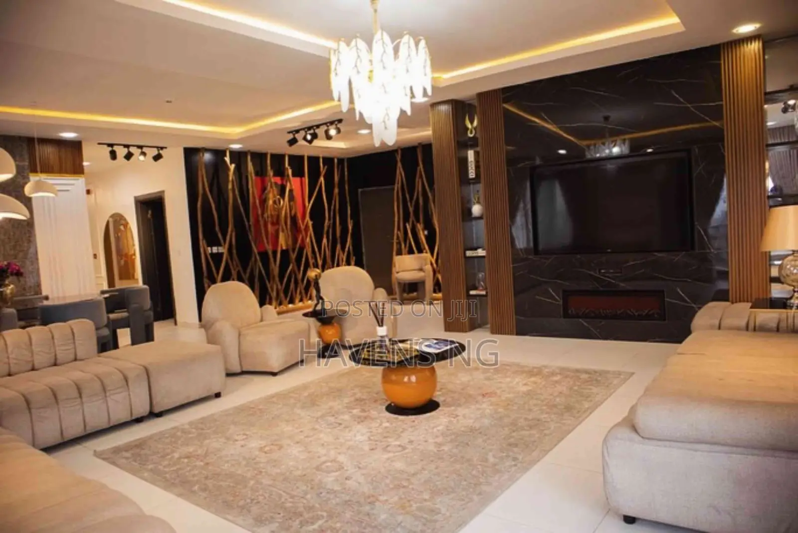 Spacious Waterfront 3-Bedroom Apartment | Short Stay in Parkview Estate